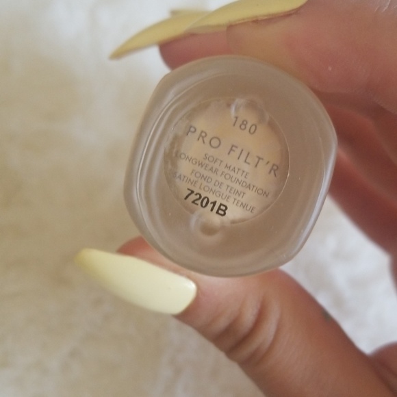 Fenty foundation shade 180 - Picture 2 of 2